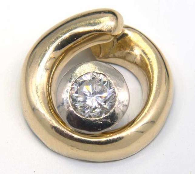 Glimmering Circular Diamond Pendant in Gold