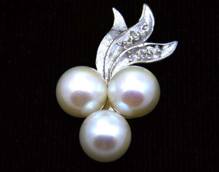 Pearl & Diamond Slide Pendant with Berry Motif