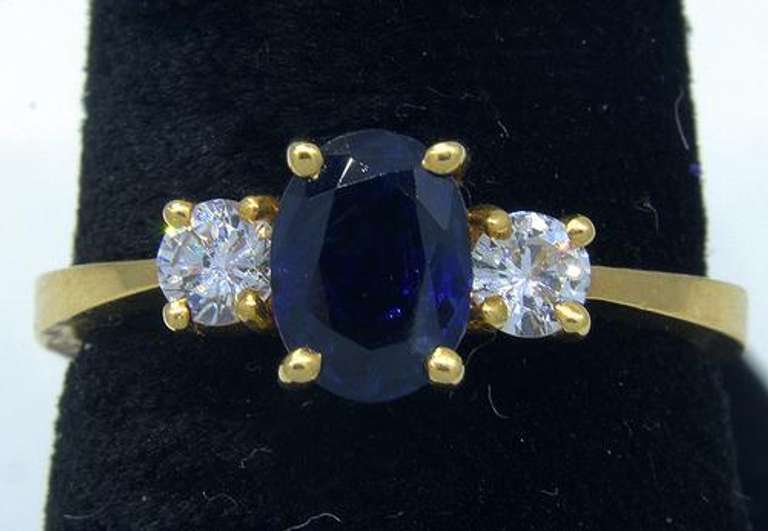 1CT Sapphire & 0.30CTW Diamond Ring in 18KT Gold