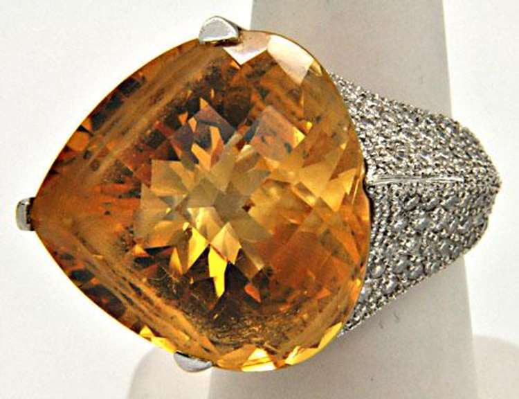 LADIES 18KT WHITE GOLD CITRINE AND DIAMOND RING.