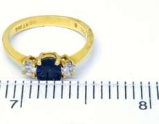 1CT Sapphire & 0.30CTW Diamond Ring in 18KT Gold