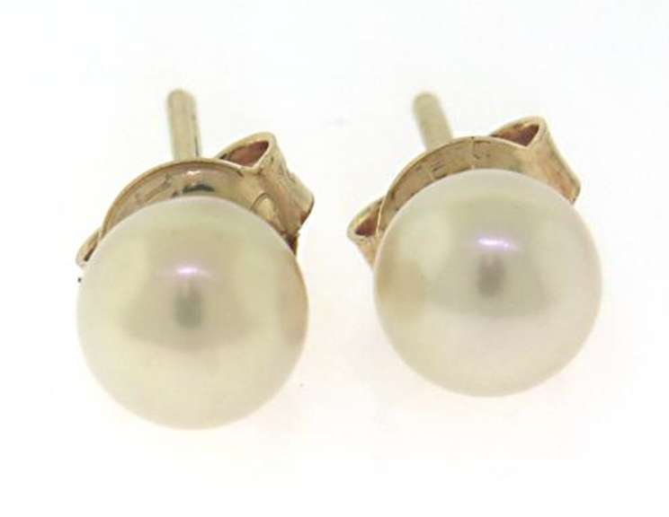 Classic Fresh Water Pearl Stud Earrings