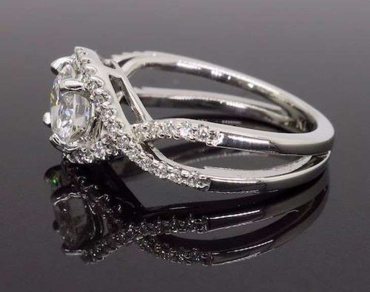 1.02CTW Diamond Engagement Ring
