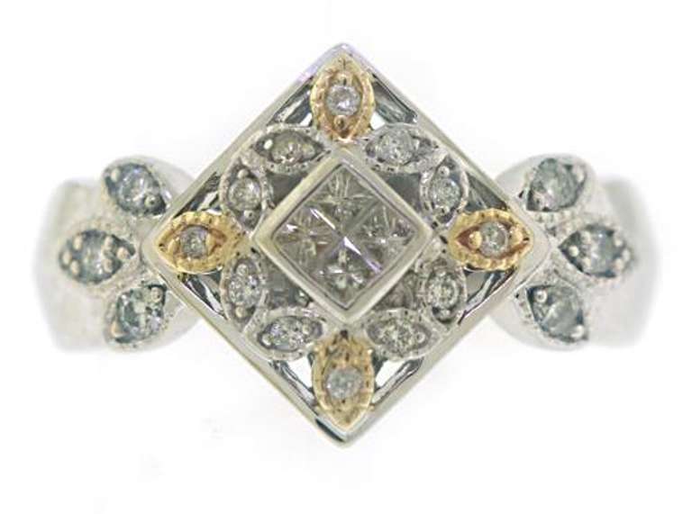 Beautiful  Invisible Set Princess & Round Brilliant Cut Flower Diamond Ring