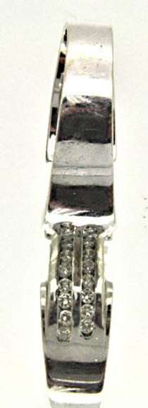 MEN'S 18KT WHITE GOLD BAND WITH DIAMONDS.