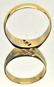MEN'S 14KT WHITE AND YELLOW GOLD BAND WITH DIAMONDS.