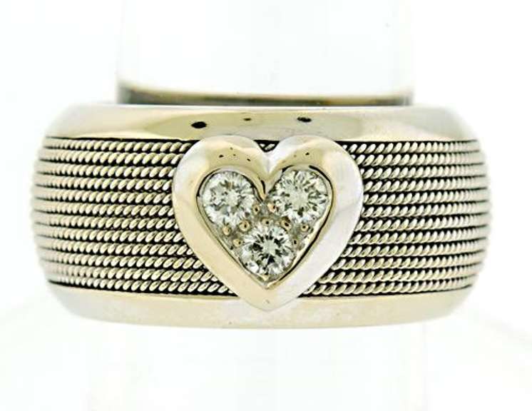 Contemporary 18kt WG Wide Ribbed Band with Diamond Heart Center