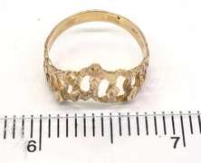 Unique Stylized Gold Band