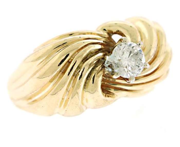 Gorgeous Round Brilliant Cut Diamond Ring
