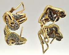 14 KT YELLOW GOLD AND DIAMOND EARRINGS.