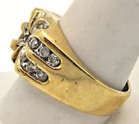 MEN'S GOLD AND DIAMOND STAR BURST RING.