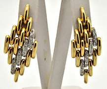 18KT YELLOW AND WHITE GOLD DIAMOND LINKS EARRING.