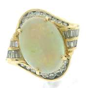 Gorgeous 18kt Opal Diamond Ring