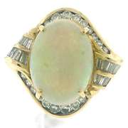 Gorgeous 18kt Opal Diamond Ring