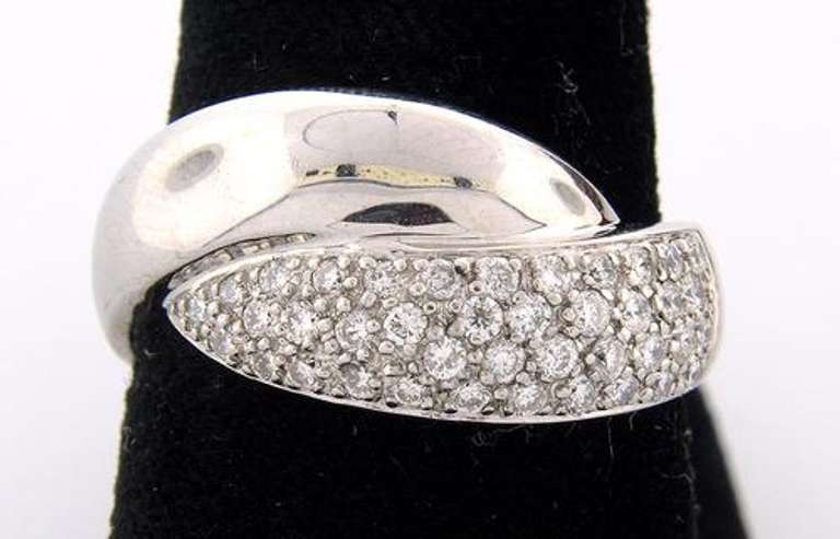 Sparkling Diamond Cluster Crossover Band in White Gold