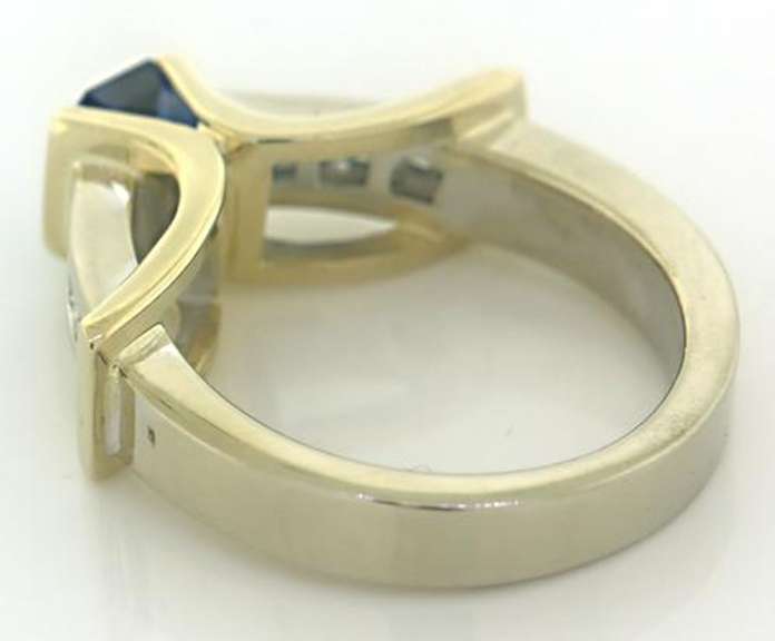 Elegant 14kt Two-Tone Gold Sapphire and Diamond Ring