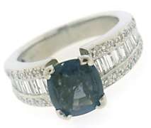 Attractive Platinum Ring w Tanzanite & Diamonds