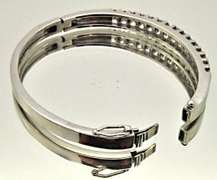 18KT WHITE GOLD DIAMOND BANGLE BRACELET. 2.50 carat