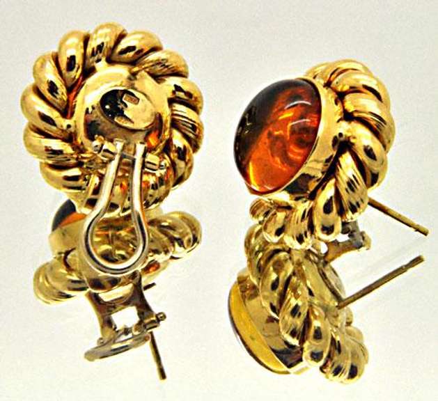 LADIES 18KT YELLOW GOLD AMBER EARRINGS.