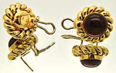 LADIES 18KT YELLOW GOLD AMBER EARRINGS.