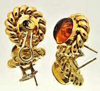 LADIES 18KT YELLOW GOLD AMBER EARRINGS.