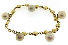Classy Puffed Heart Pearl Charm Bracelet