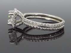 18K White Gold Halo Style Engagement Ring