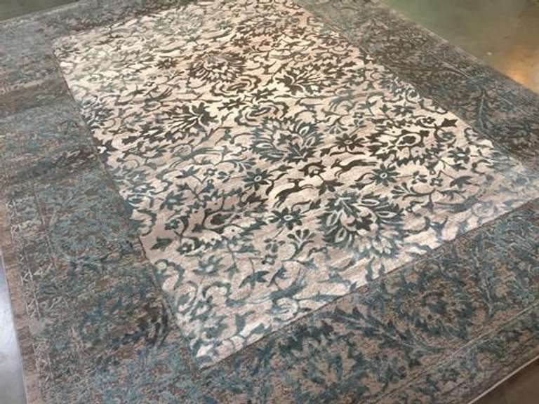 Magnificent Vintage Carved Design Area Rug 8x11