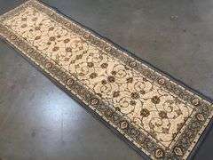 Stunning European Blend of Fashion & Tradition 8'Runner