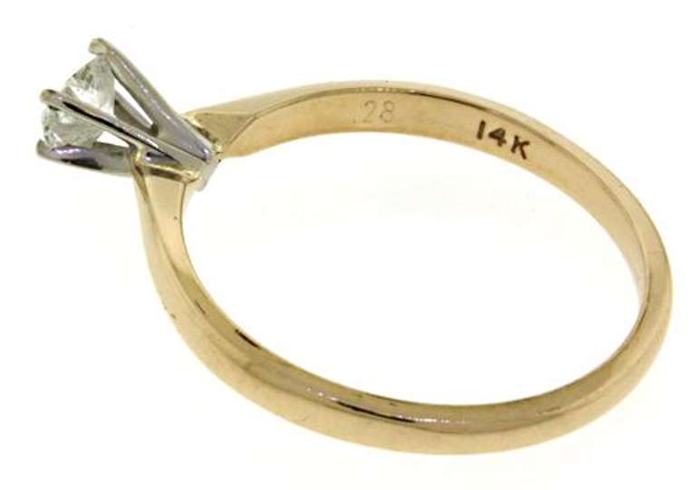 Beautiful Heart Solatire Diamond Yellow Gold Ring