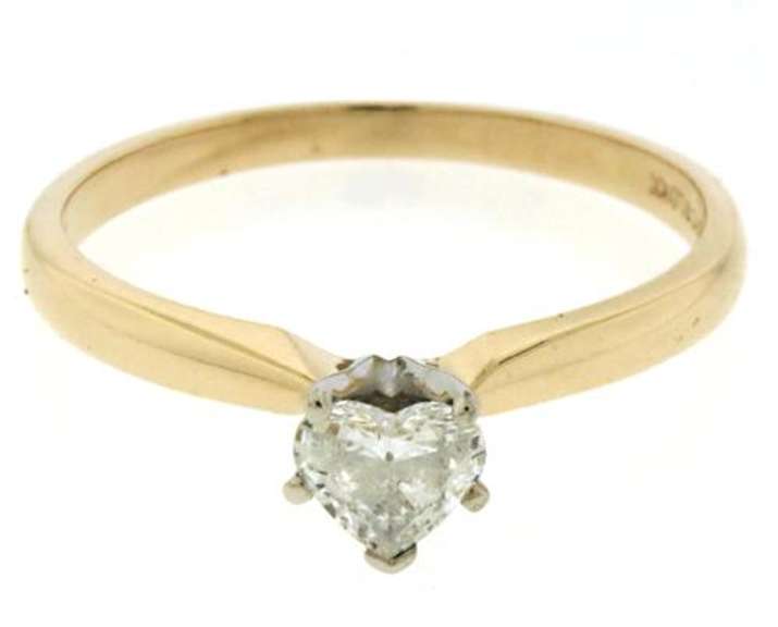 Beautiful Heart Solatire Diamond Yellow Gold Ring