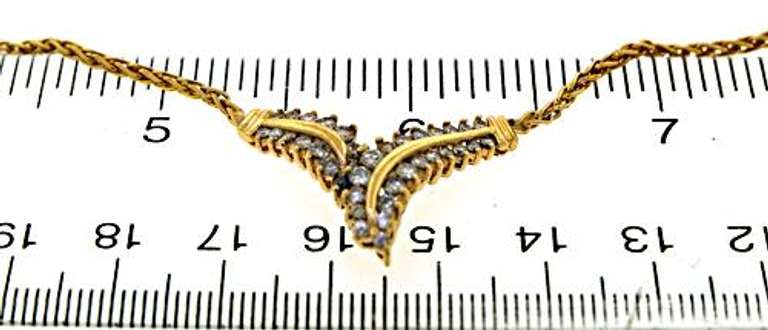 Dazzling 1ctw Diamond V Yellow Gold Necklace