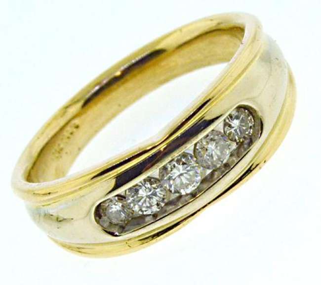 Gents apx .50ctw Diamond Yellow Gold Ring