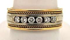 14K WHITE AND YELLOW GOLD DIAMOND RING.