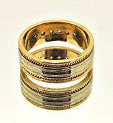 14K WHITE AND YELLOW GOLD DIAMOND RING.