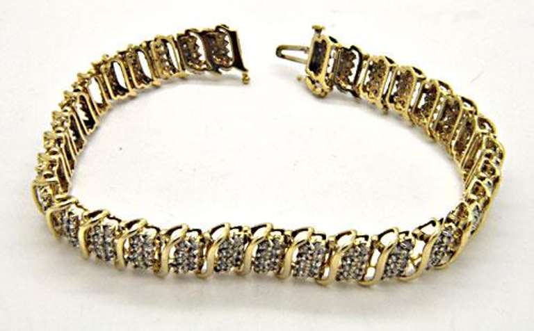 LADIES DIAMOND BRACELET, 5.00 CARAT TOTAL WEIGHT.
