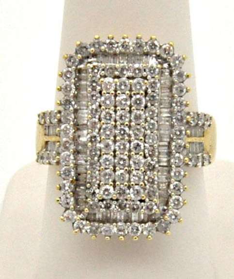 14K YELLOW GOLD 2.10 CTW DIAMOND RING.