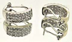 14K WHITE GOLD DIAMOND EARRINGS.