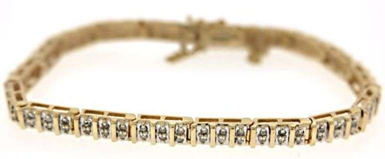 Amazing Diamond Tennis Bracelet in Yellow Gold