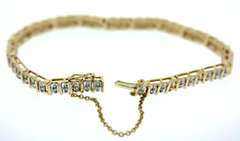 Amazing Diamond Tennis Bracelet in Yellow Gold