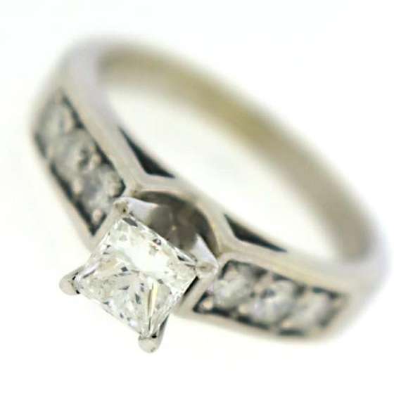 Dazzling Princess Diamond w Side Diamond Ring