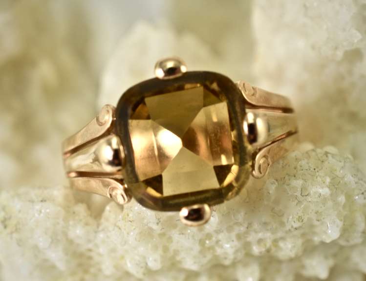 Unusual and Charming 18K Rose Gold and Citrine Ring