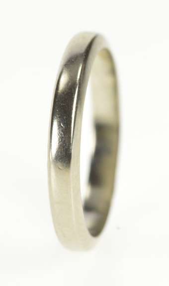 18K White Gold 2.8mm Art Deco Wreath Edge Wedding Band Ring