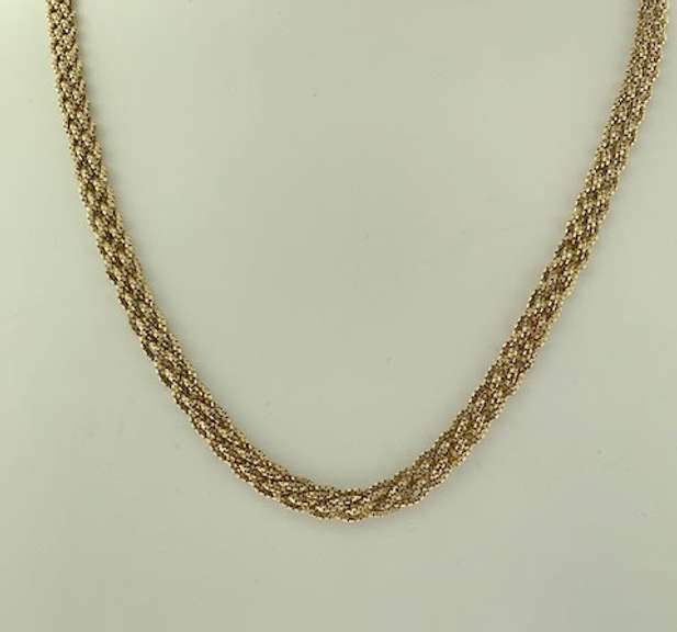 Stunning 14kt yellow gold mesh chain necklace