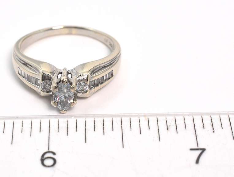 Sparkling Diamond Ring in 14KT White Gold