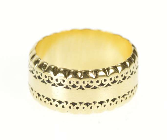 14K Yellow Gold 8.3mm Ornate Scalloped Pattern Wedding Band Ring