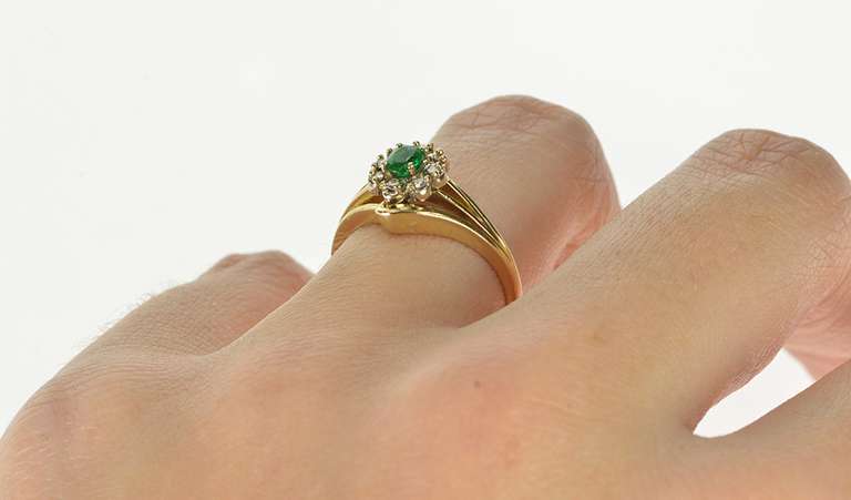 14K Yellow Gold 0.25 Ctw Emerald Diamond Halo Engagement Ring