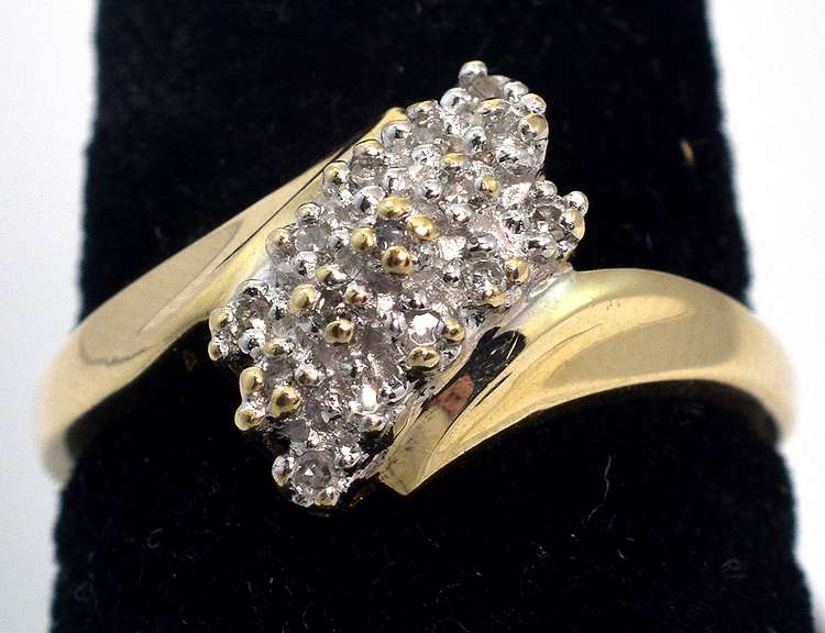 Classy Diamond Cluster Ring in 14KT Yellow Gold