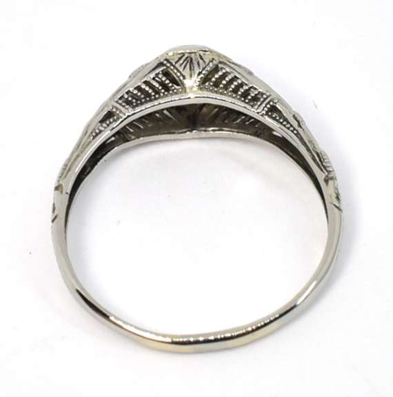 Vintage 18k WG Filigree Ring