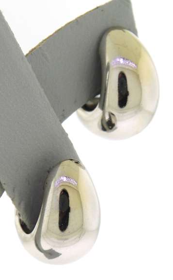 Beautiful 18kt Puffed Huggie Hoops